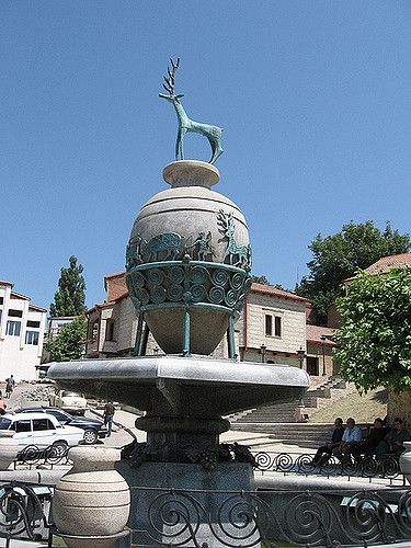 ქიზიყელმა კაცმა მილიონი წითელი ვარდი უყიდა მარგარიტა დე სევრს !