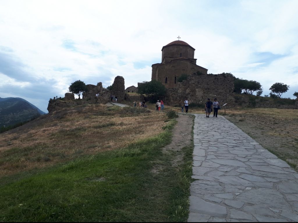 მცხეთა-ჯვრის მონასტერი-სვეტიცხიველი-შიომღვიმე