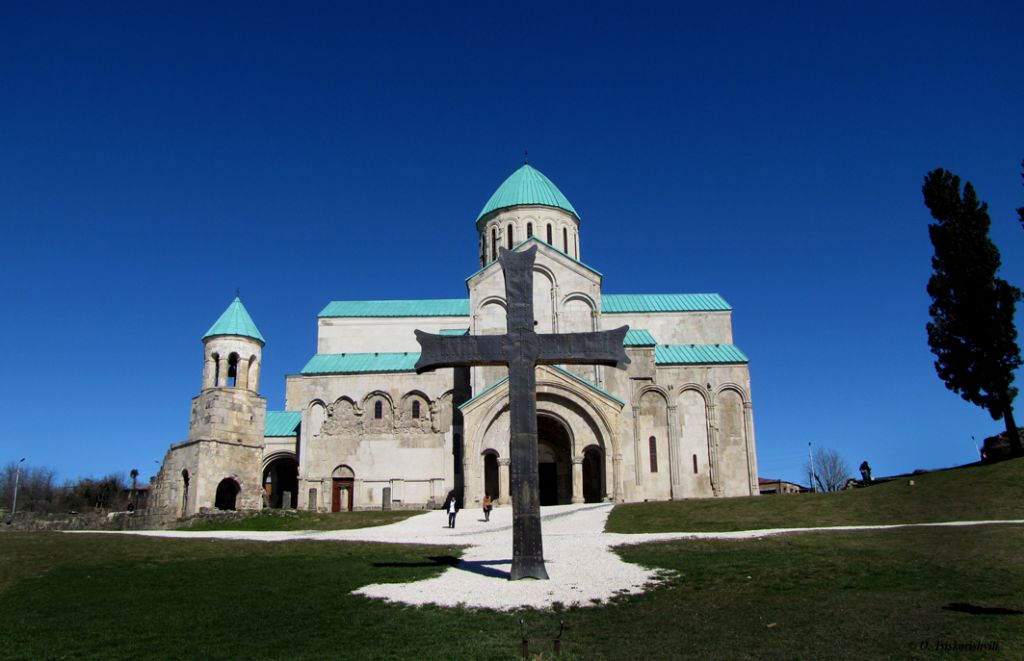 პრომეთეს მღვიმე ,სათაფლია, ბაგრატის ტაძარი ;მოწამეთა ; გელათის მონასტერი