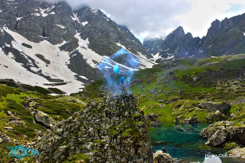 აბუდელაურის ფერადი ტბები - ZooM - ივლისს