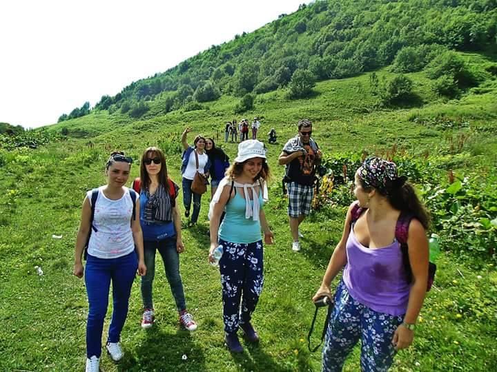 ტური აბუდელაურის ფერად ტბებზე