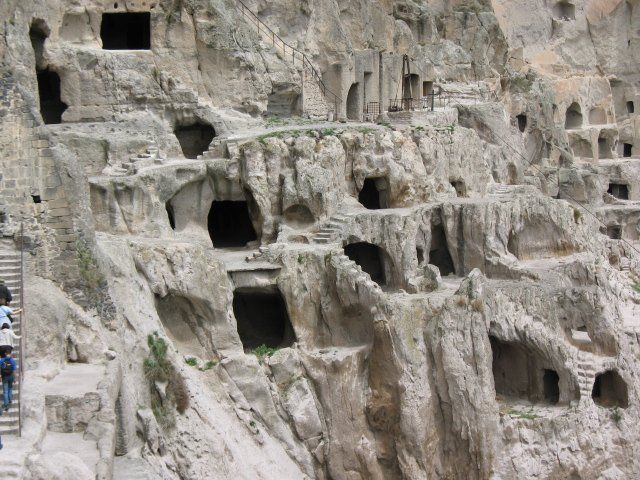 ვარძია, ხერთვისის ციხე, რაბათის ციხე,საფარა,ზარზმა,აბასთუმნის ობსერვატორია მწვანე მონასტერი, ბორჯომის პარკი