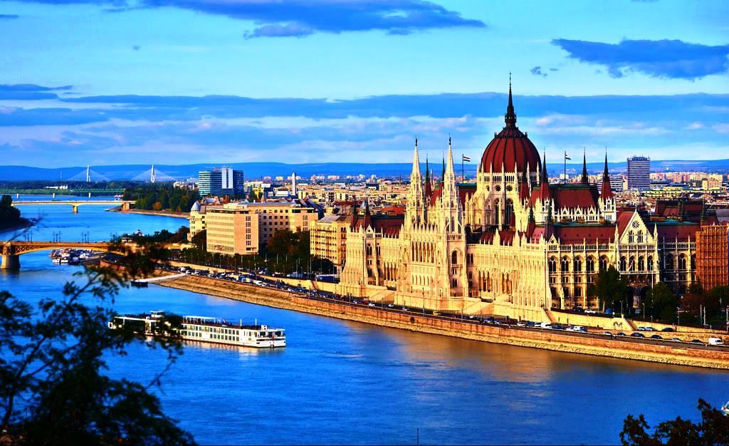 გაატარეთ დაუვიწყარი დღეები ევროპის ულამაზეს ქალაქ ბუდაპეშტში