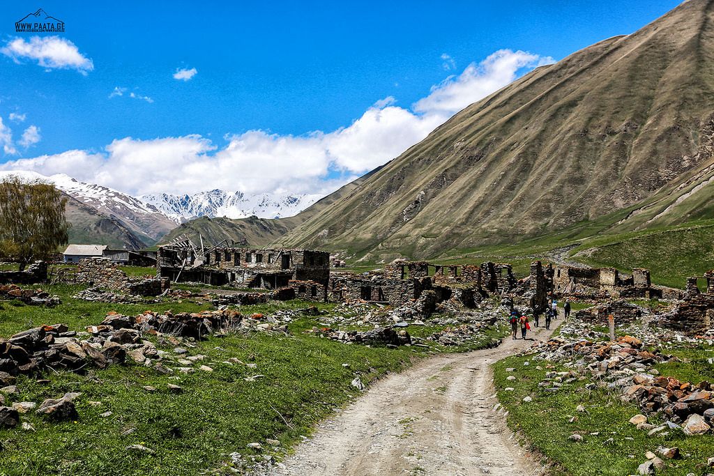 Plan together to travel in Kazbegi for a reasonable price !!!