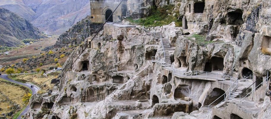 ბორჯომი-რაბათის ციხესიმაგრე-ვარძია. .