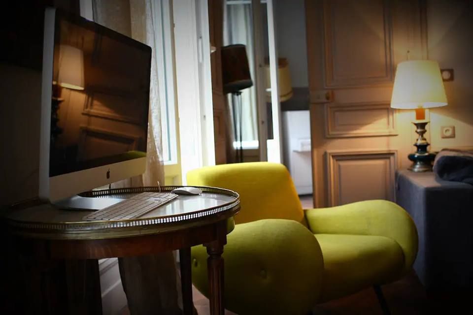 მყუდრო აპარტამენტი პარიზის გულში სულ რაღაც !