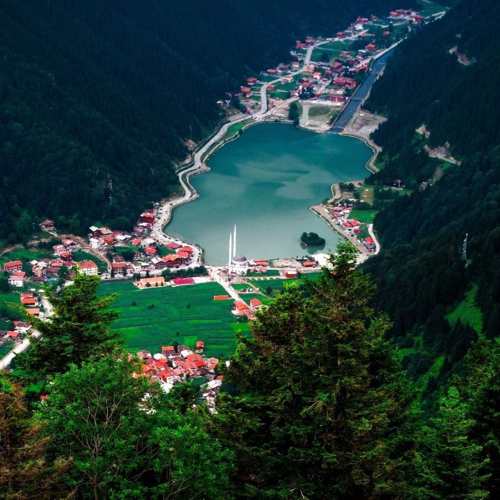 - აგვისტო!!ტრაბზონი-უზუნგოლის ტბა