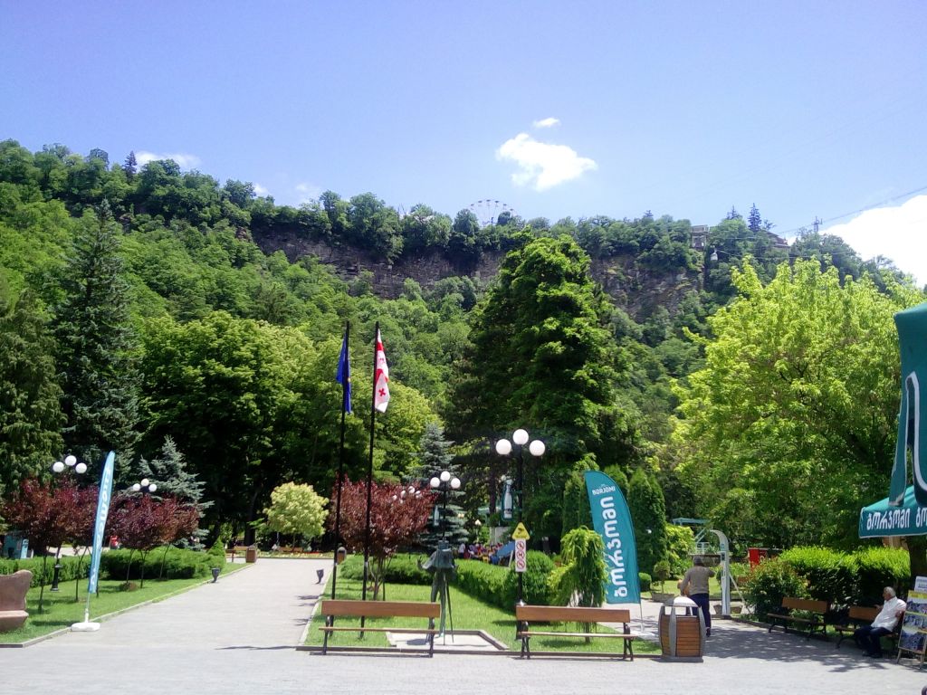 ბორჯომი- ახალციხე (რაბათის ციხესიმაგრე )- ვარძია. -ლარიდან.