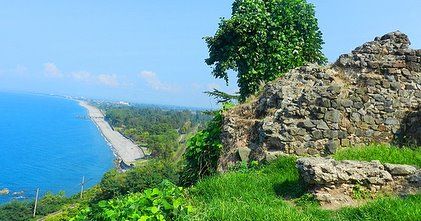 ბოტანიკური ბაღი და პეტრას ციხე