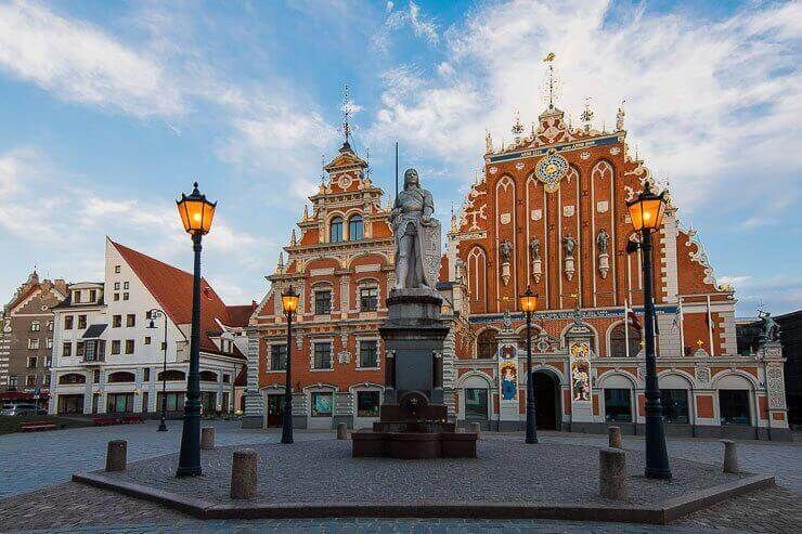 ბალტიის ქვეყანა ერთ ტურში