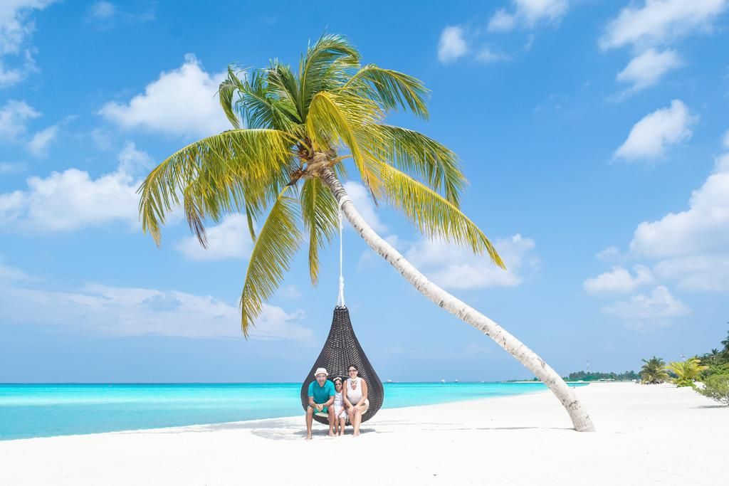 მალდივები HOLIDAY ISLAND RESORT&SPA * (Ari Atoll)