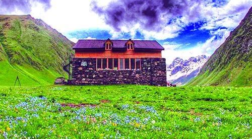 ყაზბეგს + ჯუთა