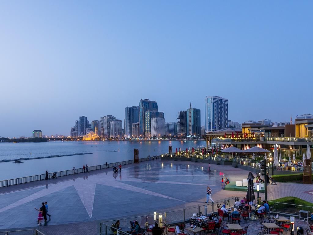 დუბაი / შარჟა რეკომენდირებული სასტუმრო - > Sheraton Sharjah Beach Resort *-!!!!