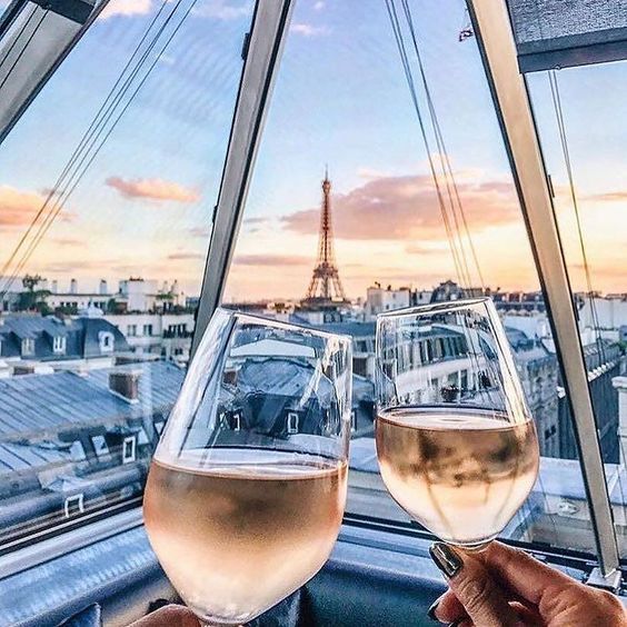 ეწვიეთ პარიზს საშობაოდ