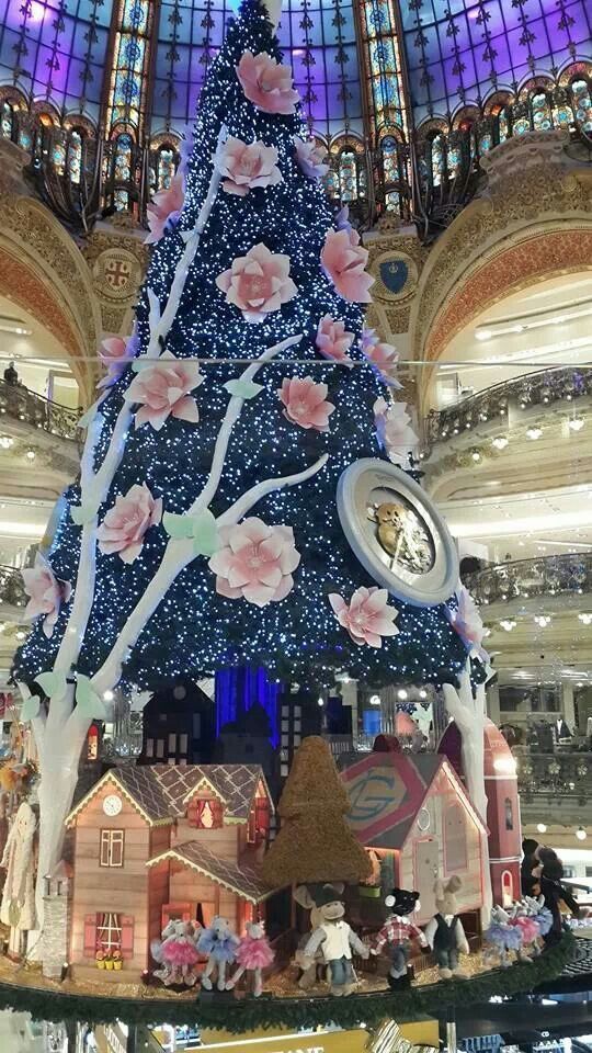 ეწვიეთ პარიზს საშობაოდ