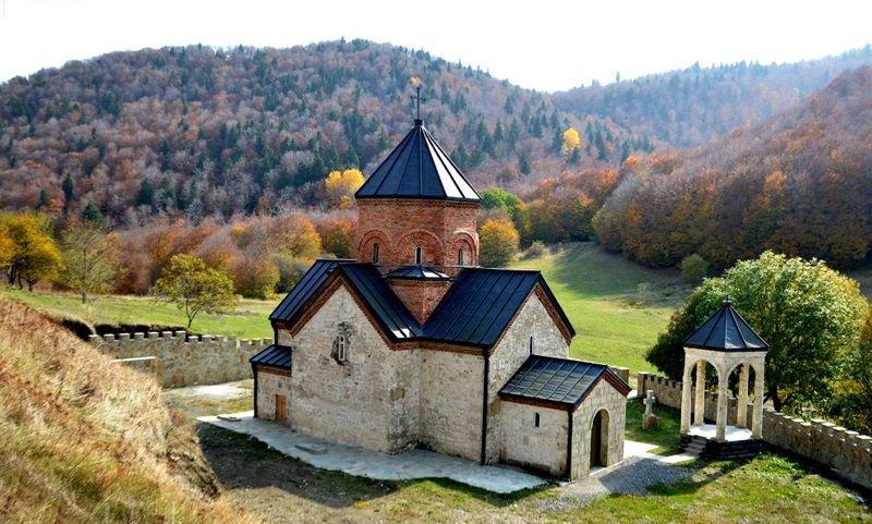ყინწვისის ტაძარს + მზოვრეთის მამათა მონასტერი +  სარკის წმინდა გიორგის მონასტერი