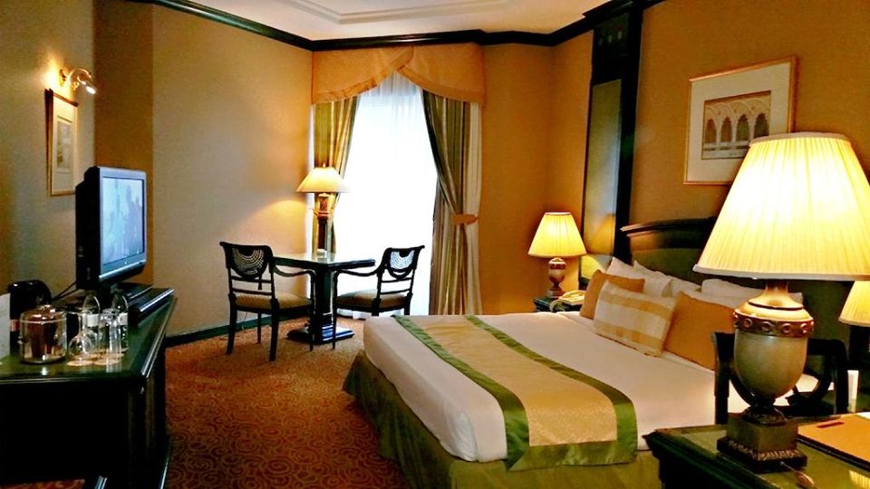 DUBAI ARLTON PALACE HOTEL *