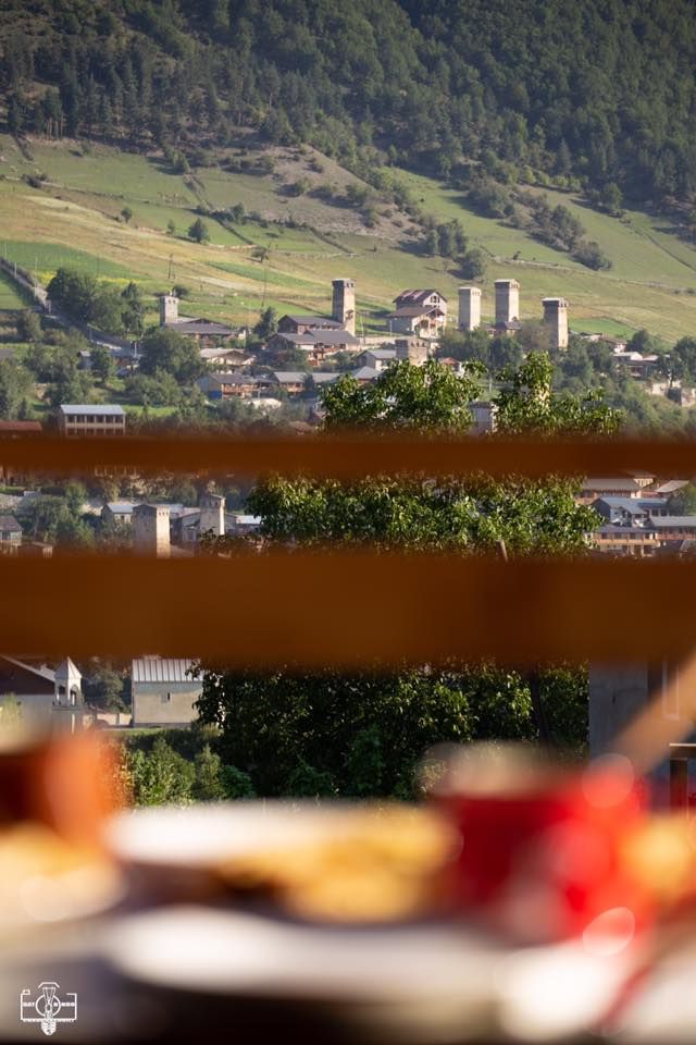 კომპანია გუდ თრეველი და მთის ქოხები/ Mountain Cabins (მესტიაში) გთავაზობთ  % - იან ფასდაკლებას !