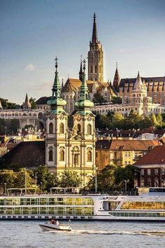 გაატარეთ უქმეები ბუდაპეშტში