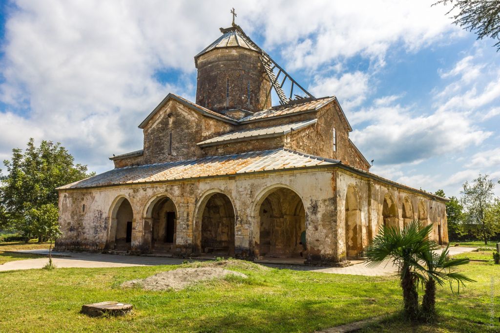 წაჩხური, წალენჯიხა, დადიანების სასახლე ზუგდიდში