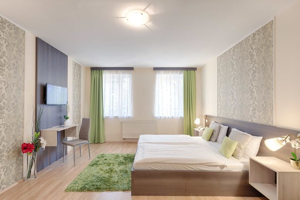 Budapest - Lari -Direct Flight From Tbilisi