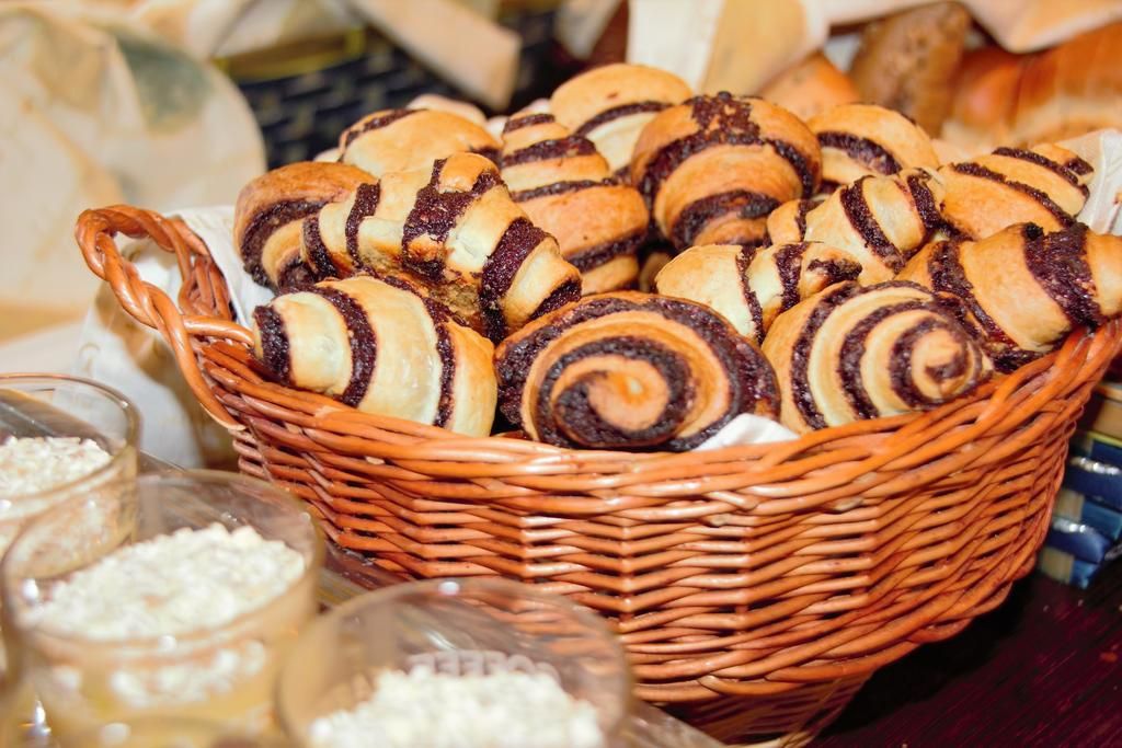 Budapest - Lari -Direct Flight From Tbilisi