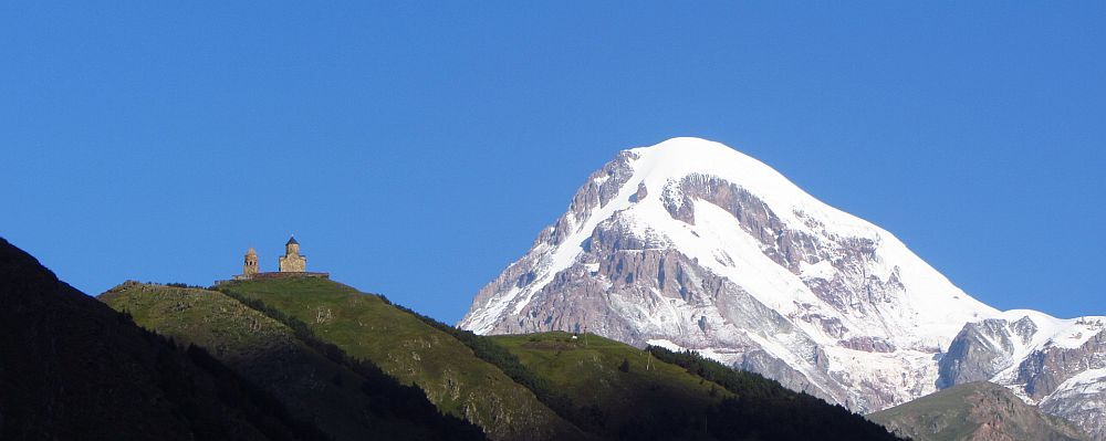 ყაზბეგის ერთ დღიანი ტური შაბათს მარტს კვირას მარტს, ჟინვალის წყალსაცავი, ანანურის სამონასტრო კომპლექსი, დარიალის ხეობა, გერგეთის სამება. გუდაურის გადმოსახედი.
