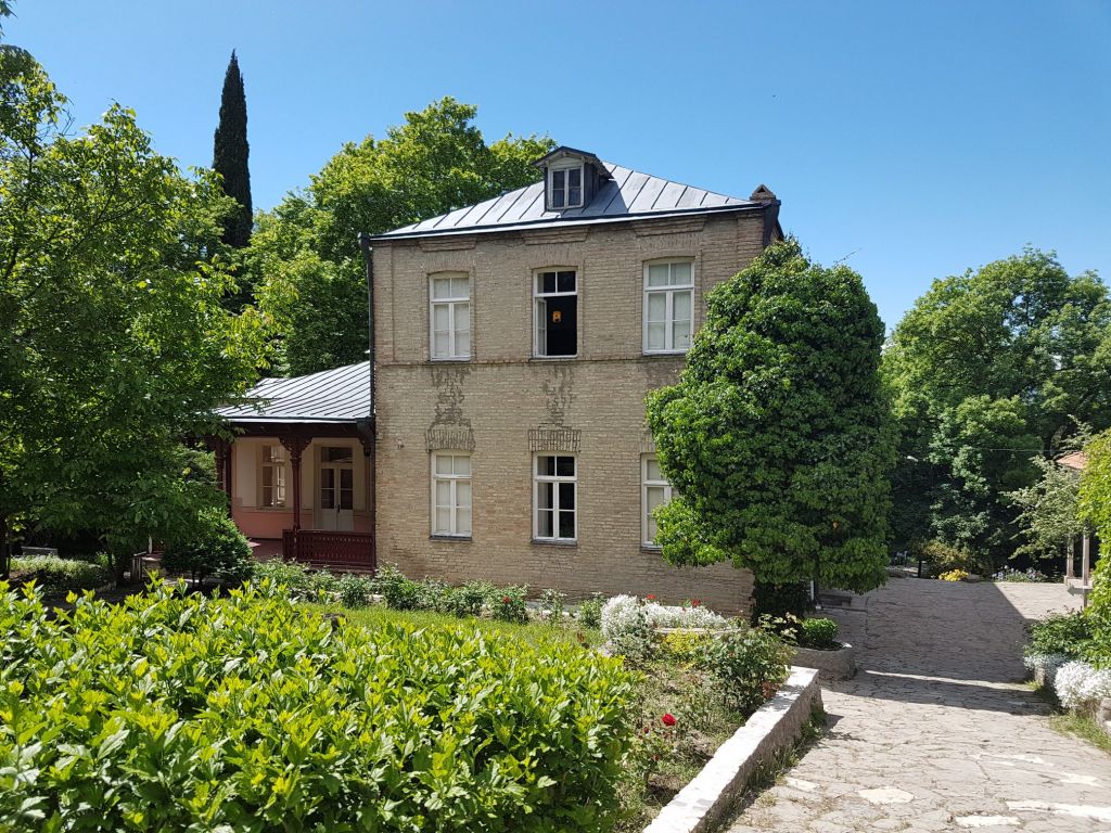 ზედაზენი, შიომღვიმე, საგურამო შემოდგომის ფერებში