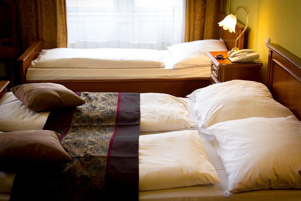 ბუდაპეშტის ჯგუფური, წინასაშობაო ულამაზესი ტური :)