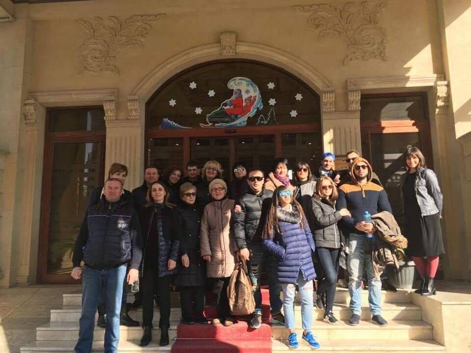 საჩუქარად დედებს  ბაქო