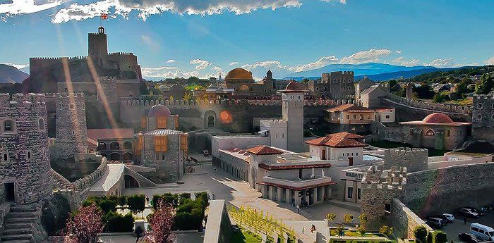 ერთდღიანი ტური: რაბათის ციხე, მწვანე მონასტერი, ბორჯომის პარკი