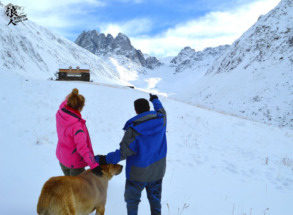 მოირონინე ჯუთა ნოემბერს, <