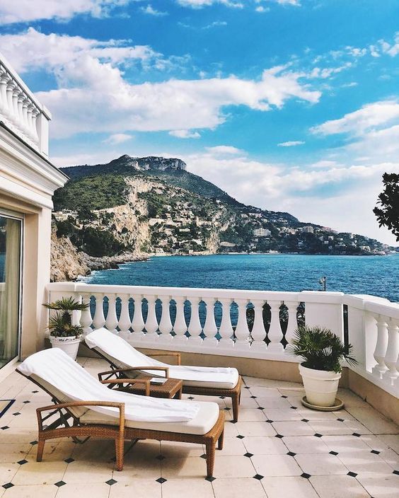 მოგზაურობა ნიცაში