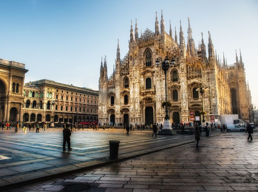 შავი პარასკევი მილანში (შოპინგის საერთაშორისო დღესასწაული)