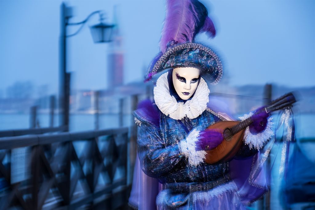 Milky Way / ვენეციის კარნავალი / ჯგუფური ტური