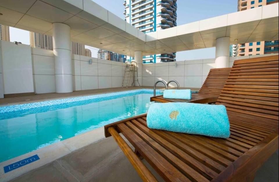 Dubai Marina დღე