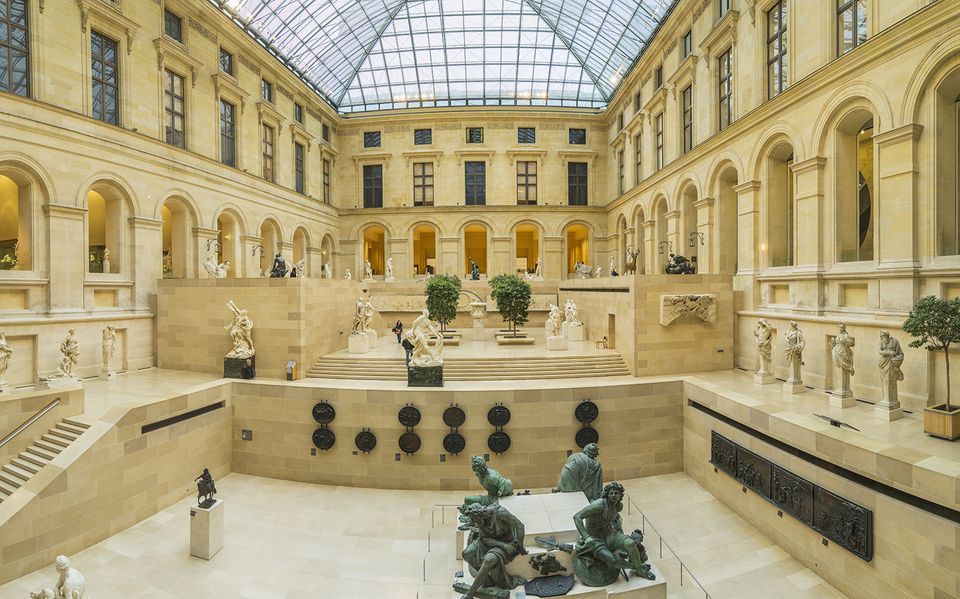 პარიზი გელოდება შენ --->