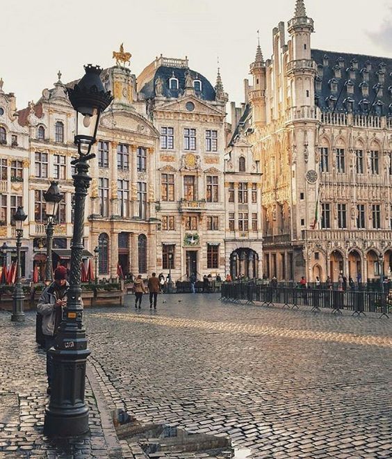 < ბრიუსელი-მუზეუმების ქალაქი <