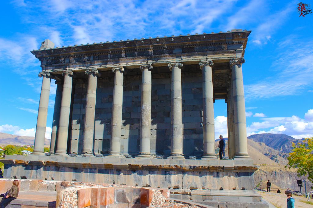 მოირონინე უცნობი სომხეთი - აპრილს