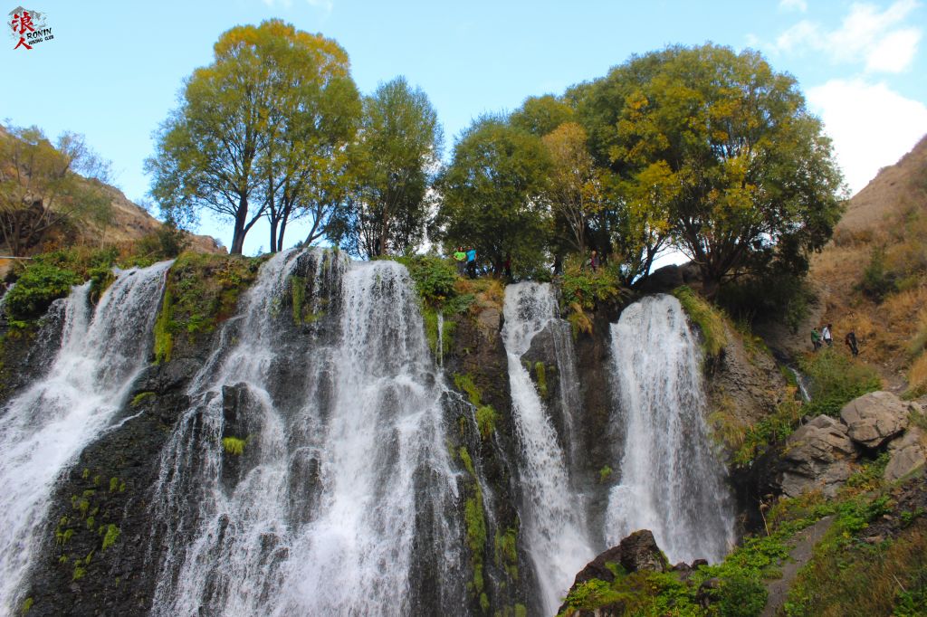 მოირონინე უცნობი სომხეთი - აპრილს
