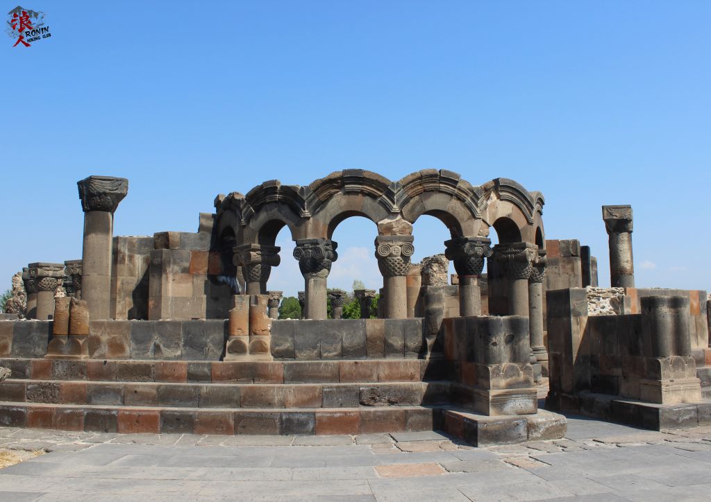 მოირონინე უცნობი სომხეთი - აპრილს