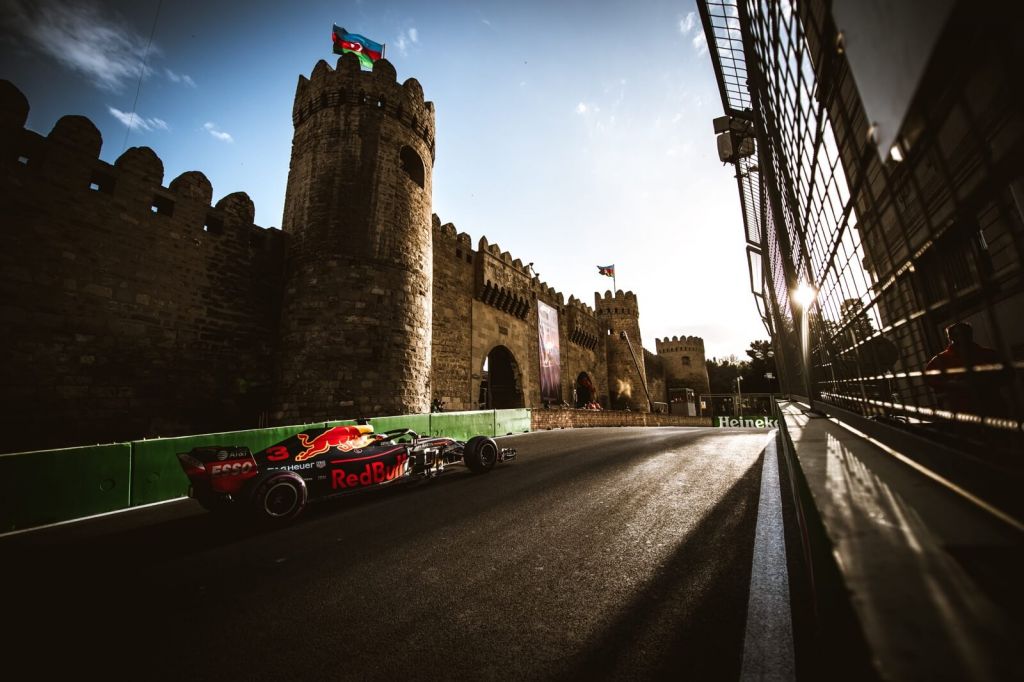 - აპრილი Baku Formula