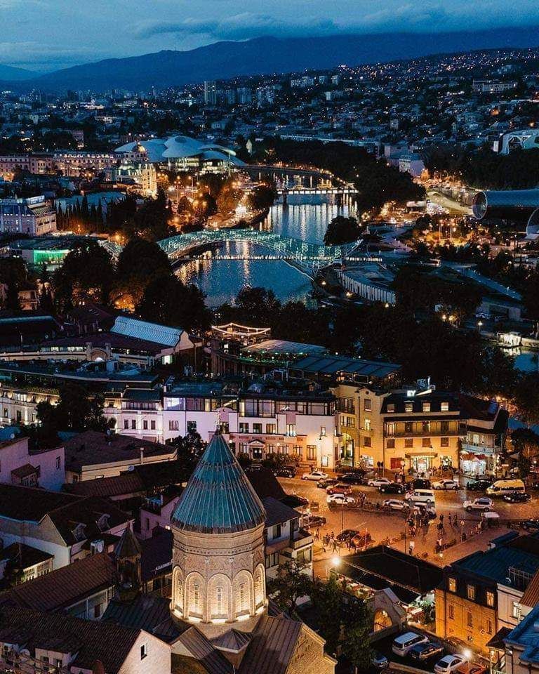 რამ რაც აუცილებლად უნდა ნახოთ თბილისში