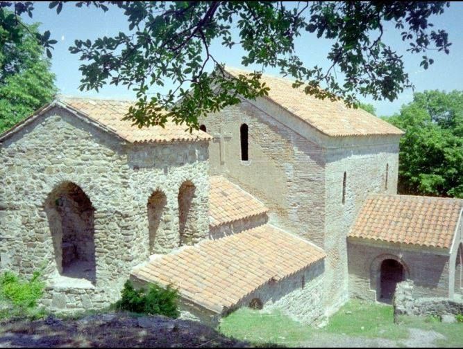 ქინძმარაული, შიოს მარანი, ილიას ტბა, ნეკრესი და ა.შ.