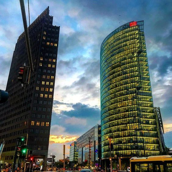 ბერლინი- წარუშლელი შთაბეჭდილებების ქალაქი , გულთბილი , სტუმართმოყვარე ხალხით, უმშვენიერესი არქიტექტურითა და უგემრიელესი კერძებით❗️ 