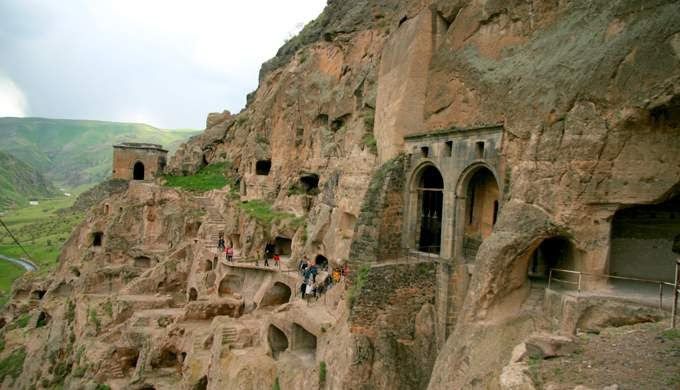 თბილისი - ბორჯომი - მწვანე მონასტერი - ლიკანი - რაბათი - ვარძია - თბილისი .