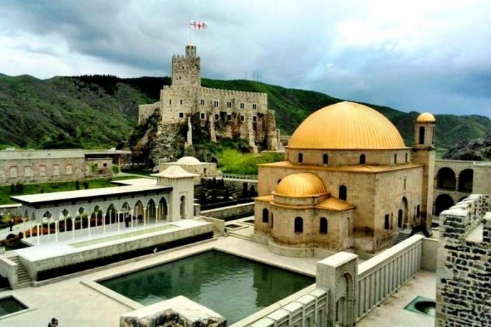 თბილისი - ბორჯომი - მწვანე მონასტერი - ლიკანი - რაბათი - ვარძია - თბილისი .