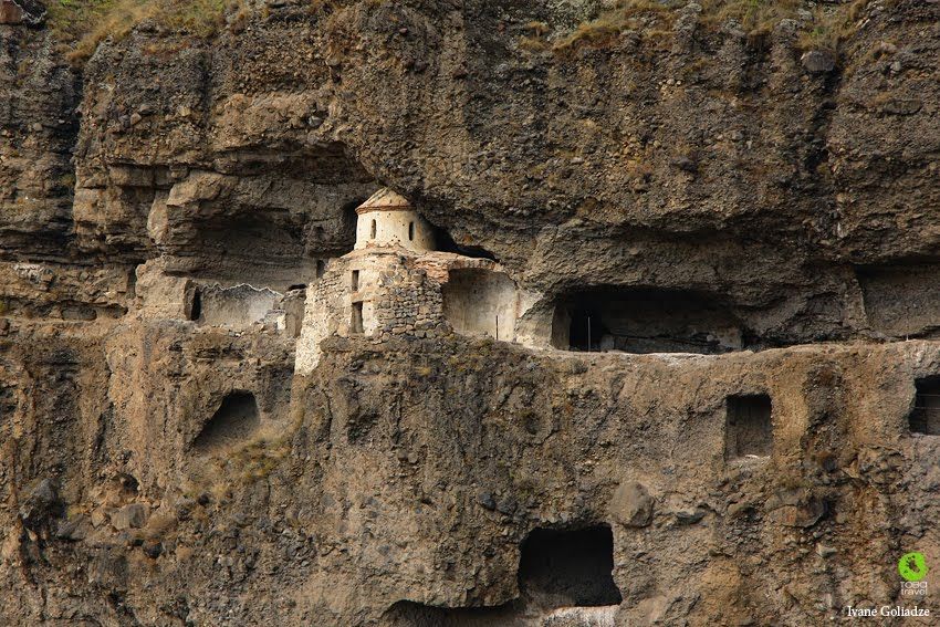 ერთდღიანი ტური თბილისი - ბორჯომი - ლიკანი - მწვანე მონასტერი - რაბათ - ხერთვისის ციხე - ვარძია - თბილისი