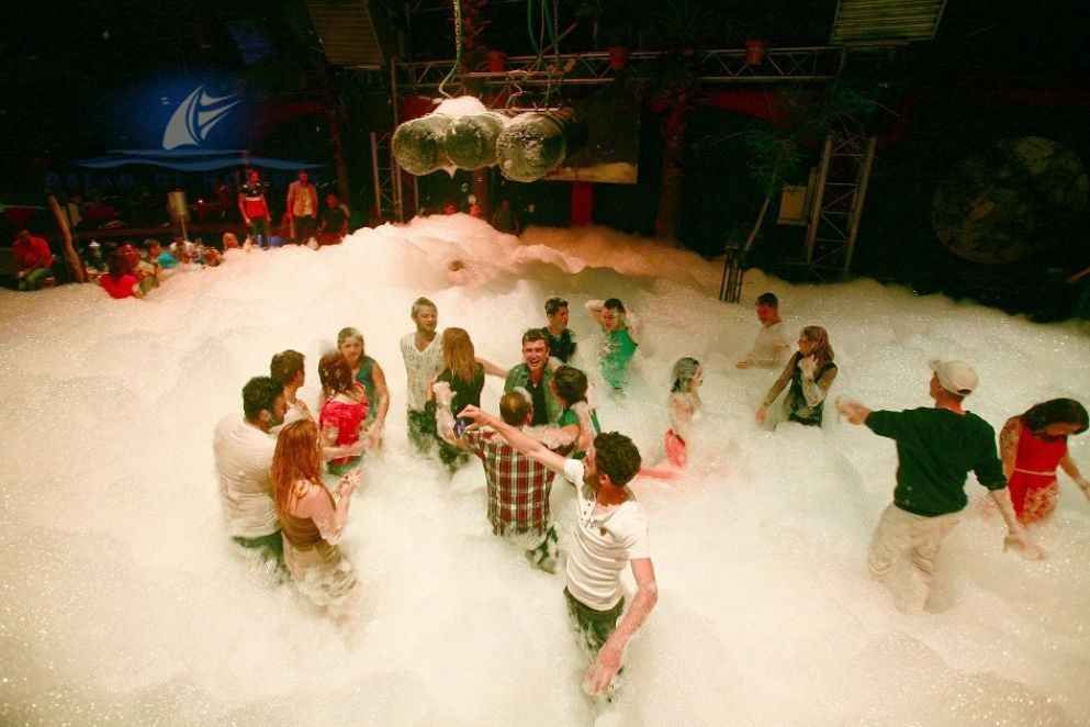 მ ა რ მ ა რ ი ს ი ---- ახალგაზრდული დასვენების სავანე <