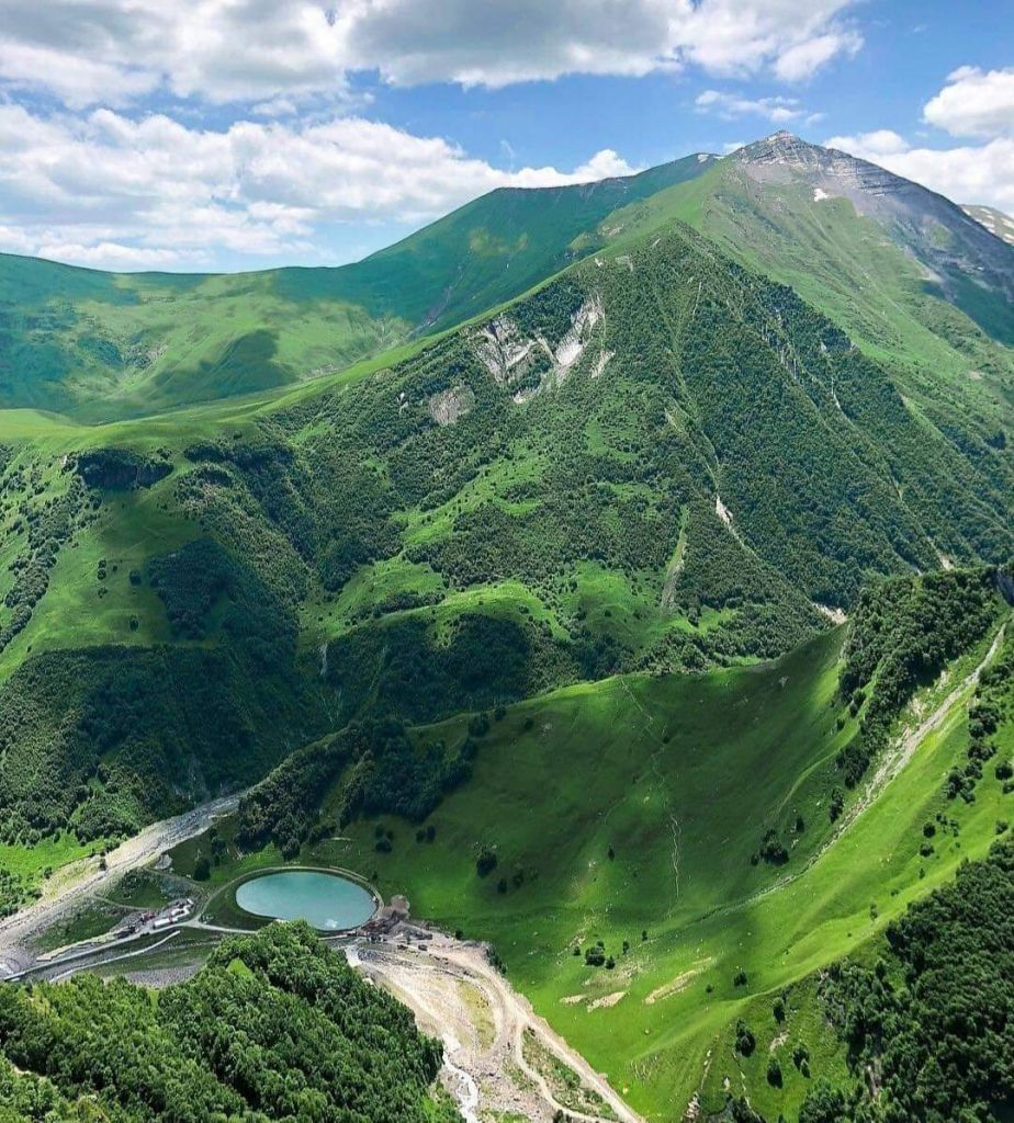 ერთდღიანი ტური ულამაზეს ყაზბეგში-ანანურში-გუდაურში.....